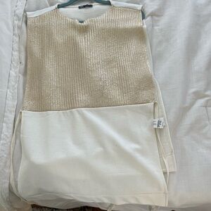 Never worn Zara shirt, ties on side! So unique and cute. Got a size too big :(